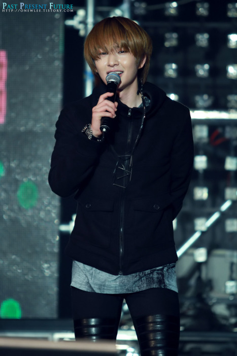 Lovely Leader Onew @ Lotte World 7th Pre-Christmas Festival #5 Tumblr_lwk69mPLIX1qcl8qx