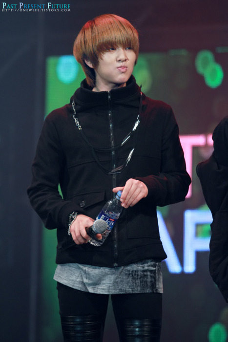 Lovely Leader Onew @ Lotte World 7th Pre-Christmas Festival #5 Tumblr_lwk6a0BWF61qcl8qx