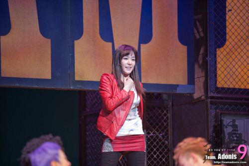 [PIC][23-01-2012]HÌNH ẢNH CỦA TIFFANY TRONG VỞ "FAME"  - Page 5 Tumblr_lwkdwvLu8t1qcaqtr