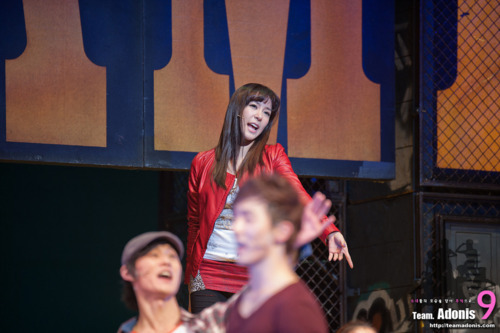 [PIC][23-01-2012]HÌNH ẢNH CỦA TIFFANY TRONG VỞ "FAME"  - Page 5 Tumblr_lwkdynYBV31qcaqtr