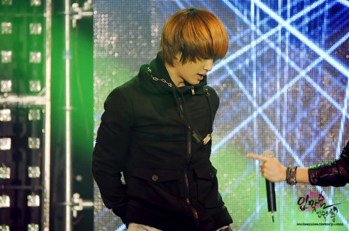 Lovely Leader Onew @ Lotte World 7th Pre-Christmas Festival #6 Tumblr_lwmy1eiRWZ1qcl8qx