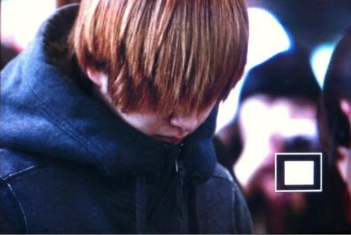 111223 Onew @ Gimpo Airport yendo a Japon Tumblr_lwn9g0oZE61qcl8qx