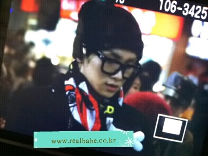 111223 Key  @ Gimpo Airport yendo a Japon Tumblr_lwn9x9LNaP1qcl8qx