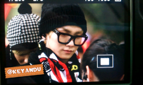 111223 Key  @ Gimpo Airport yendo a Japon Tumblr_lwna6tkVvk1qcl8qx