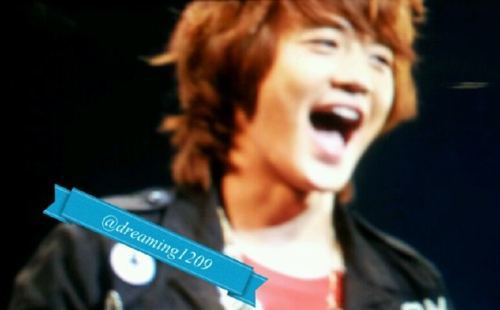 241211SHINee @ ‘The First’ Japan Album Tokyo Showcase Tumblr_lwpk9i1oJf1qd0fz8