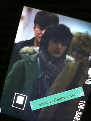 111225 Minho arrived at Seoul from Japan Tumblr_lwrjmrvS0g1qcl8qx