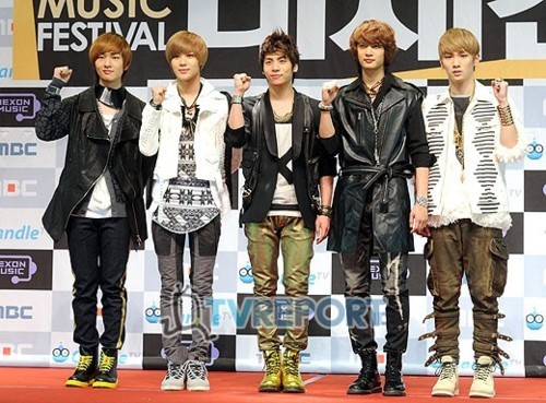 111231  SHINee @ MBC Gayo red carpet  Tumblr_lx2g0xjbMo1qcl8qx