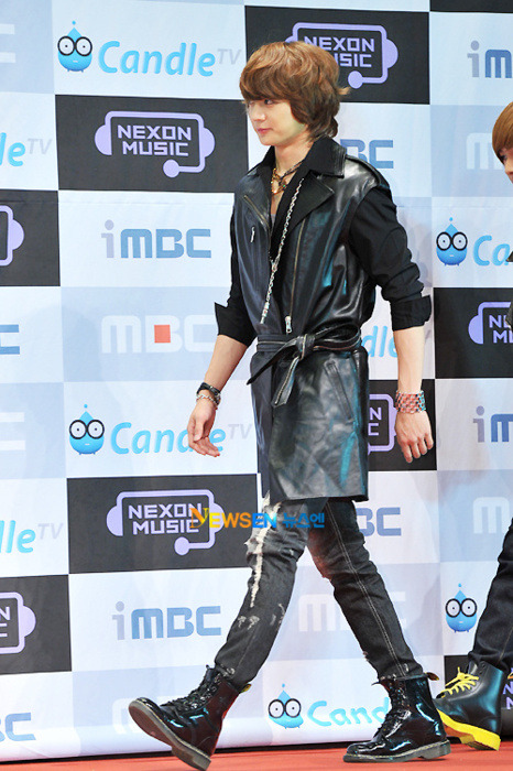 111231  Minho @ MBC Gayo red carpet Tumblr_lx2g5b9HtX1qcl8qx