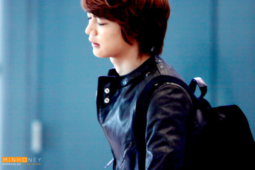 120110 Minho @ Incheon regreso a Corea Tumblr_lxkuxfssao1qcl8qx