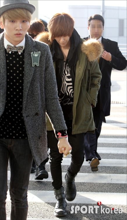 120207 SHINee @ Incheon Airport rumbo a Paris Tumblr_lz02mfHITo1qdcle7