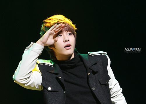 [PICS][040212] Jeongmin en Jeonbuk Citizens Hope Concert Tumblr_lz0gbnPHgT1qk5nib