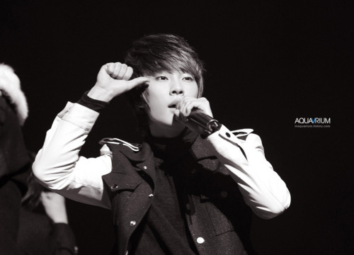 [PICS][040212] Jeongmin en Jeonbuk Citizens Hope Concert Tumblr_lz0gglCrc01qk5nib