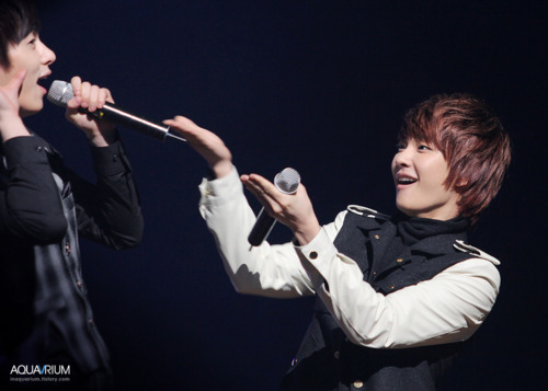 [PICS][040212] Jeongmin en Jeonbuk Citizens Hope Concert Tumblr_lz0gmtPNEq1qk5nib