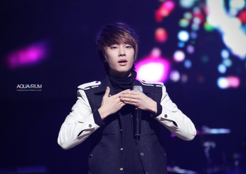 [PICS][040212] Jeongmin en Jeonbuk Citizens Hope Concert Tumblr_lz0gpdeCeC1qk5nib