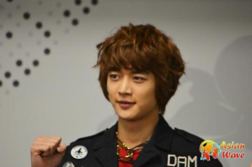 120208 Minho @ Music Bank Paris Conferencia de Prensa Tumblr_lz5yzjgCiZ1qcl8qx