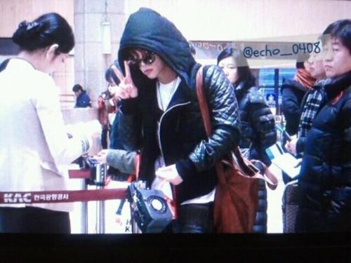 120213 Jonghyun @ Aeropuerto Gimpo Tumblr_lzb10w9Suw1qd0fz8