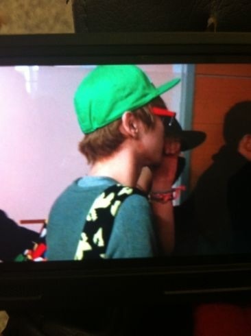  120224 Key @ Aeropuerto de Pudong Tumblr_lzvu4tEUar1qcl8qx