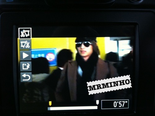  120224 Minho @ Aeropuerto de Pudong Tumblr_lzvue5O9K51qcl8qx