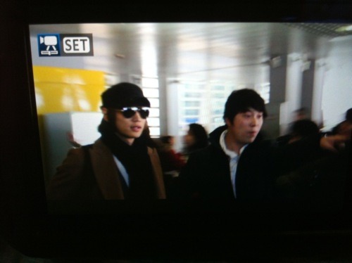  120224 Minho @ Aeropuerto de Pudong Tumblr_lzvuqaJ2iy1qcl8qx