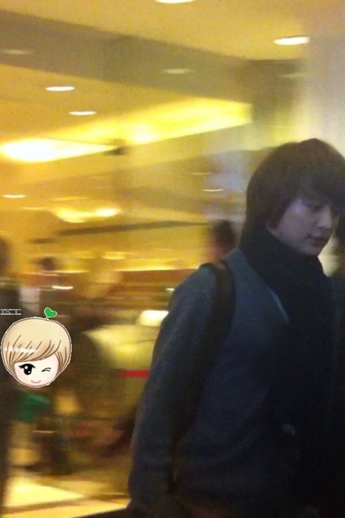 120225 Key y Minho @ dejando el Hotel de Shangai Tumblr_lzxhxdRx4a1qcl8qx