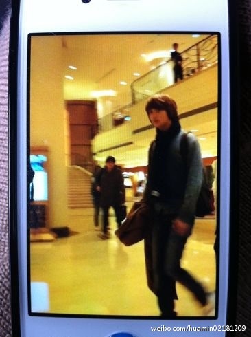 120225 Key y Minho @ dejando el Hotel de Shangai Tumblr_lzxi02e1kt1qcl8qx