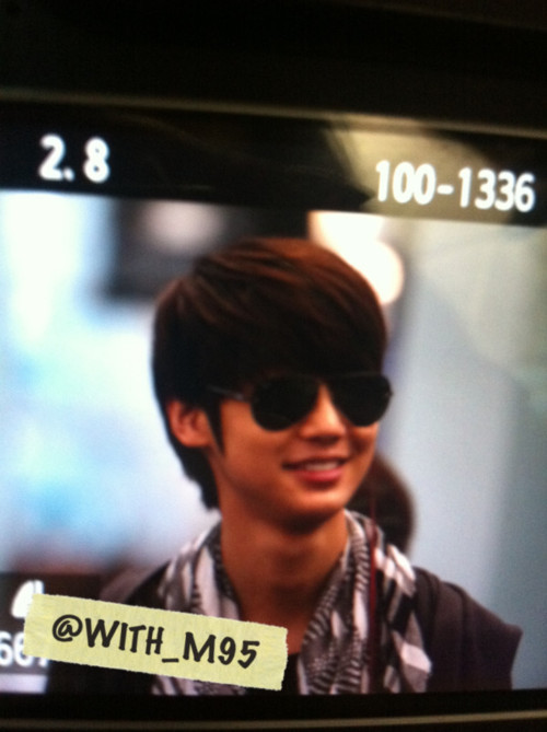 [PIC] 120225 KwangMin at Incheon airport  Tumblr_lzxiss8cYb1qa2lw0