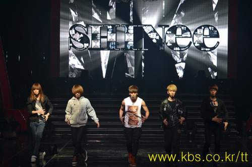 120323 SHINee @ grabacion de Music Bank Tumblr_m1bgdvxsBb1qdcle7