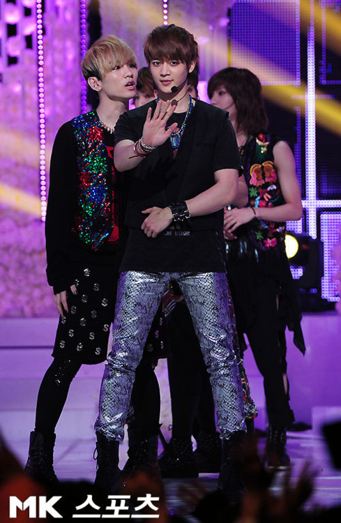 SHINee @ 1st win at M!Countdown Stage  Tumblr_m1nc4e0Ea21r42vy8