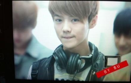 120407 EXO-M going to China - Luhan Tumblr_m23v0m9QCx1qa70e7