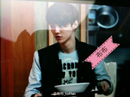 120407 EXO-M going to China - Luhan Tumblr_m23v6vEV921qa70e7