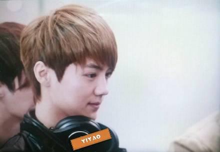 120407 EXO-M going to China - Luhan Tumblr_m23v9iulRa1qa70e7