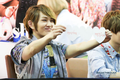  120408 Onew@ Evan Record Coex Mall Fan Sign Event  Tumblr_m27h1eZMvK1qcl8qx