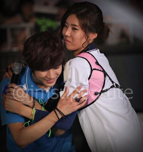 [NOTI/12.06.19] Jinyoung de B1A4 hace llorar a una fan?. Tumblr_m5ugk54CiV1qihfgk