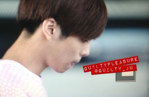 120619 Jonghyun @ Incheon Airport Tumblr_m5uvpnk0UJ1qcl8qx