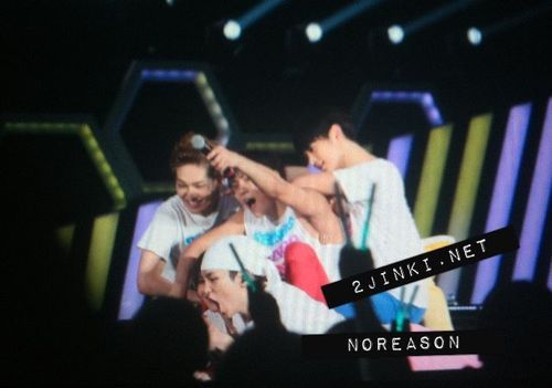 120701 SHINee @ Japan Arena Tour Hiroshima (día 2) Tumblr_m6hcpiWvBz1qcl8qx