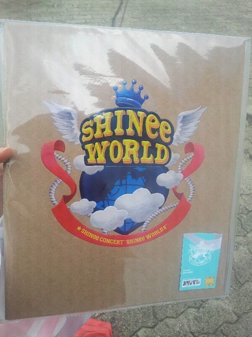 [IMG/190712] Official Goods SHINee World II en Seúl Tumblr_m7i0lmOPFw1qd0fz8