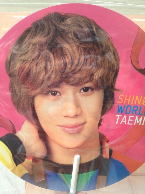 [IMG/190712] Official Goods SHINee World II en Seúl Tumblr_m7i111M7gv1qd0fz8