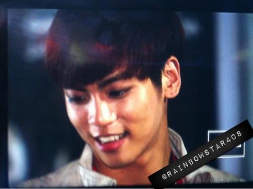 120813 Jonghyun @ SM.A.RT Exhibition Tumblr_m8oudtZsSR1qcl8qx