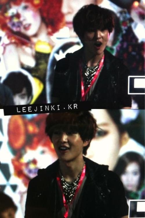 120813 Onew @ SM.A.RT Exhibition Tumblr_m8ouvgO6Bh1qcl8qx