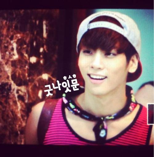 120815 Jonghyun @ Gimpo Airport Tumblr_m8smepcKZs1qcl8qx