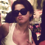 Selena Gomez Tumblr_m9s8b2F8DB1r0yson