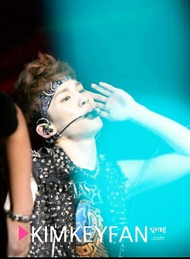 120915 Key @ SHINee World en Taipei - Dia 1 Tumblr_maecvuuDiV1qcl8qx