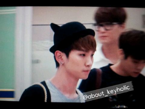 [IMG/091012] SHINee arrival back @ Gimpo Airport  Tumblr_mbmr42aKS01qcl8qx