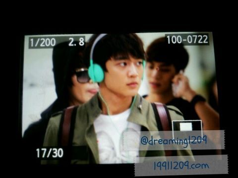 [IMG/091012] SHINee arrival back @ Gimpo Airport  Tumblr_mbmrar0PXX1qcl8qx