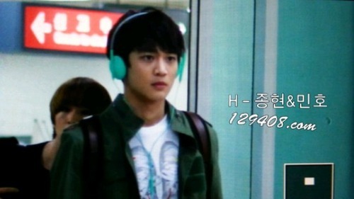 [IMG/091012] SHINee arrival back @ Gimpo Airport  Tumblr_mbmrc6vKqd1qcl8qx