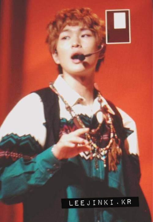 121011 Onew @ ABU Radio Song Festival Tumblr_mbqeadu7Ck1qcl8qx