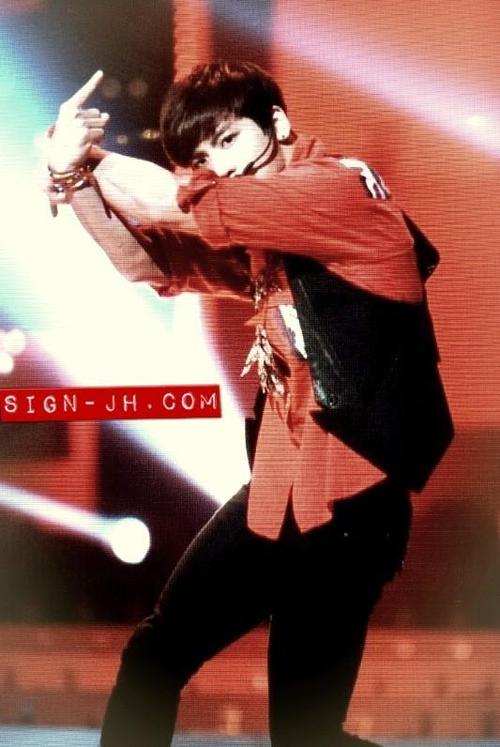 121011 Jonghyun @ ABU Radio Song Festival Tumblr_mbqf1ewjmH1qcl8qx