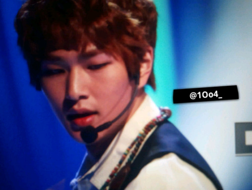 121011 Onew @ ABU Radio Song Festival Tumblr_mbqgn0LQKz1qcl8qx