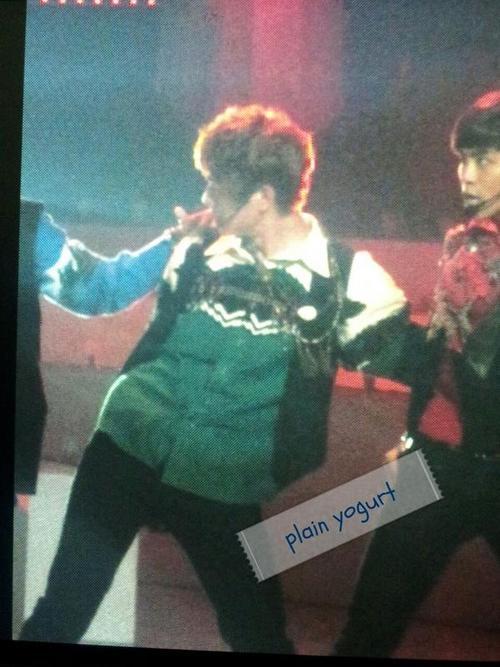 121011 Onew @ ABU Radio Song Festival Tumblr_mbqgsoheMc1qcl8qx