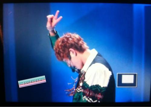 121011 Onew @ ABU Radio Song Festival Tumblr_mbqguyylNL1qcl8qx